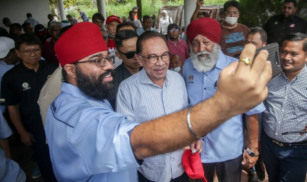Anwar said his doubts vanished after the welcoming reception he received from Perak residents to his events. — Picture By Farhan Najib