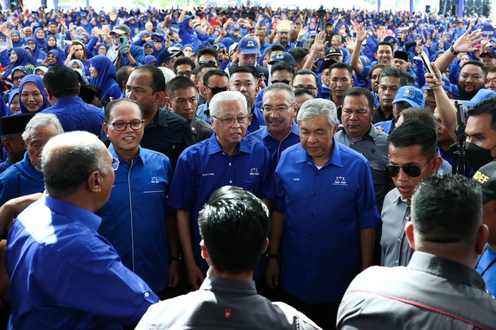 Datuk Seri Ismail Sabri Yaakob arrives at the launch of Pahang BN’s election machinery in Bera, October 27, 2022. — Bernama pic 