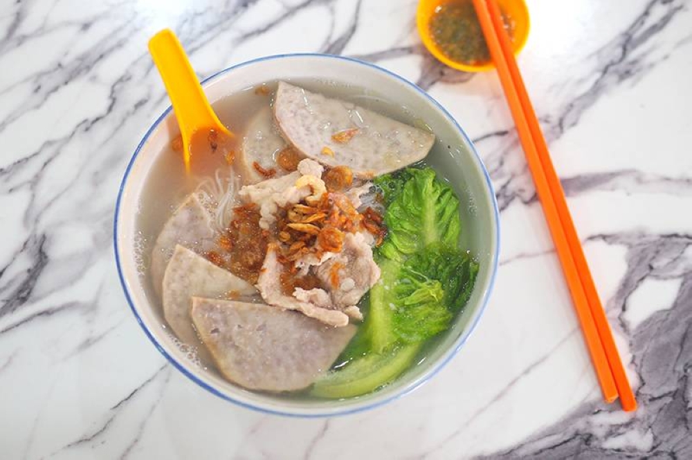 Simple comfort in the form of a bowl of yam 'meehoon' at this coffee shop located in Jinjang Selatan. — Pictures by Lee Khang Yi