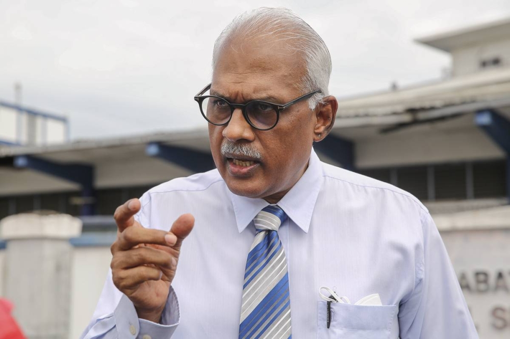 On October 12,  incumbent Klang MP Charles Santiago filed a lawsuit via an originating summons, naming the three respondents as Datuk Seri Ismail Sabri Yaakob as the then prime minister, the government of Malaysia and the EC. — Picture by Yusof Mat Isa