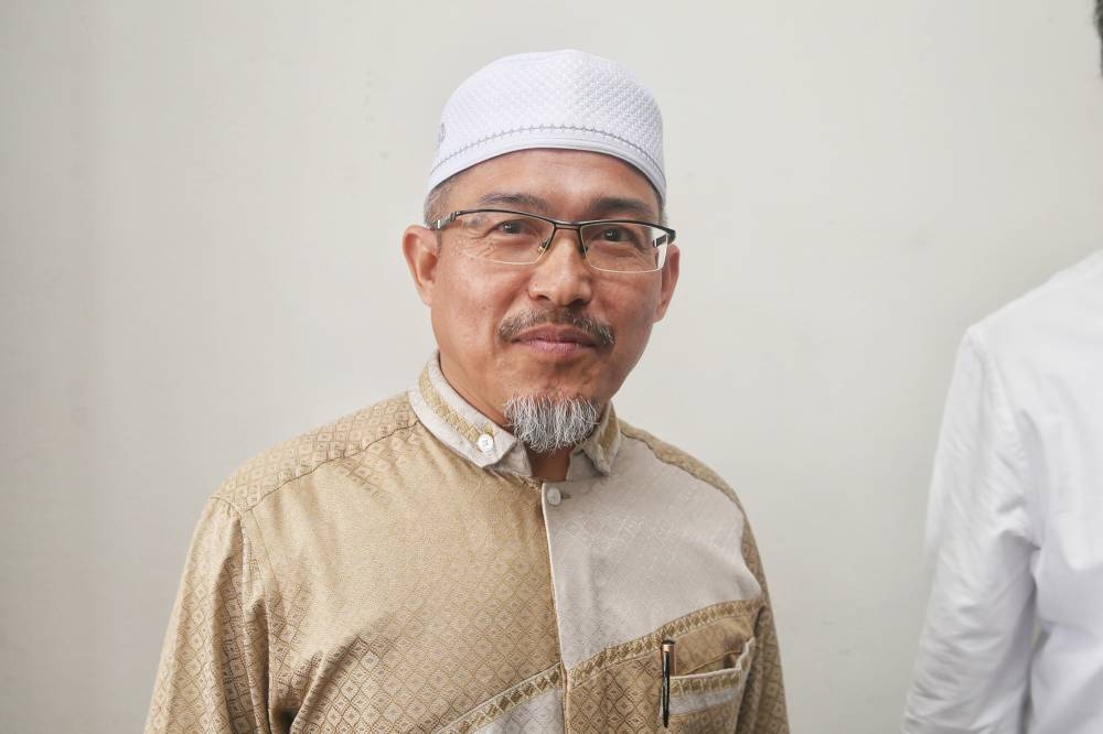 Ustaz Nik Omar Nik Abdul Aziz, PKR's candidate for Perak. — Picture by Choo Choy May