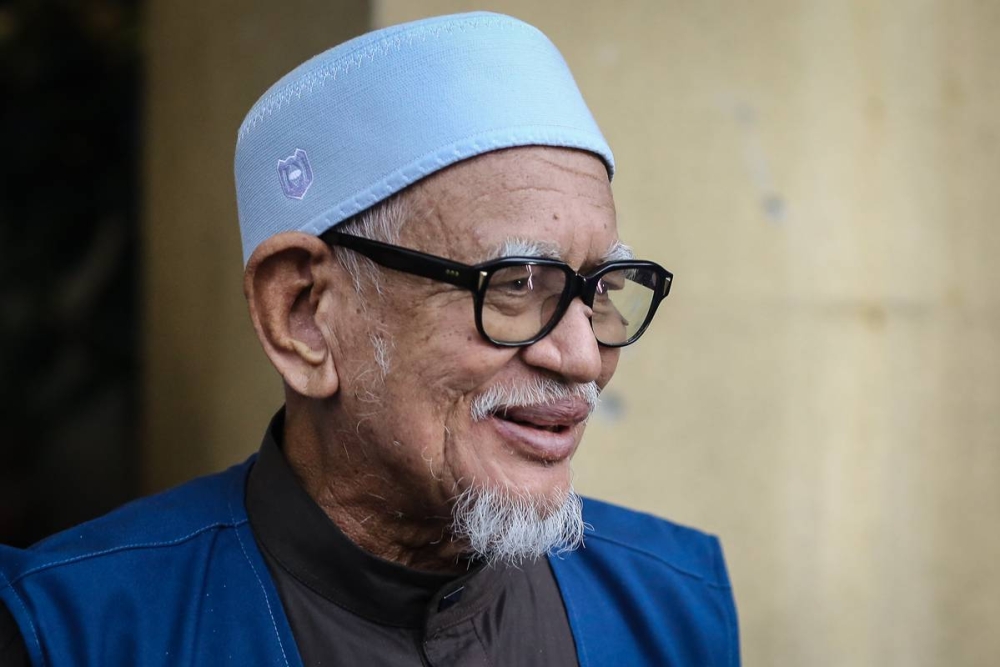 PAS president Datuk Seri Abdul Hadi Awang is pictured at the Yayasan Selangor building in Petaling Jaya October 27, 2022. — Picture by Yusof Mat Isa