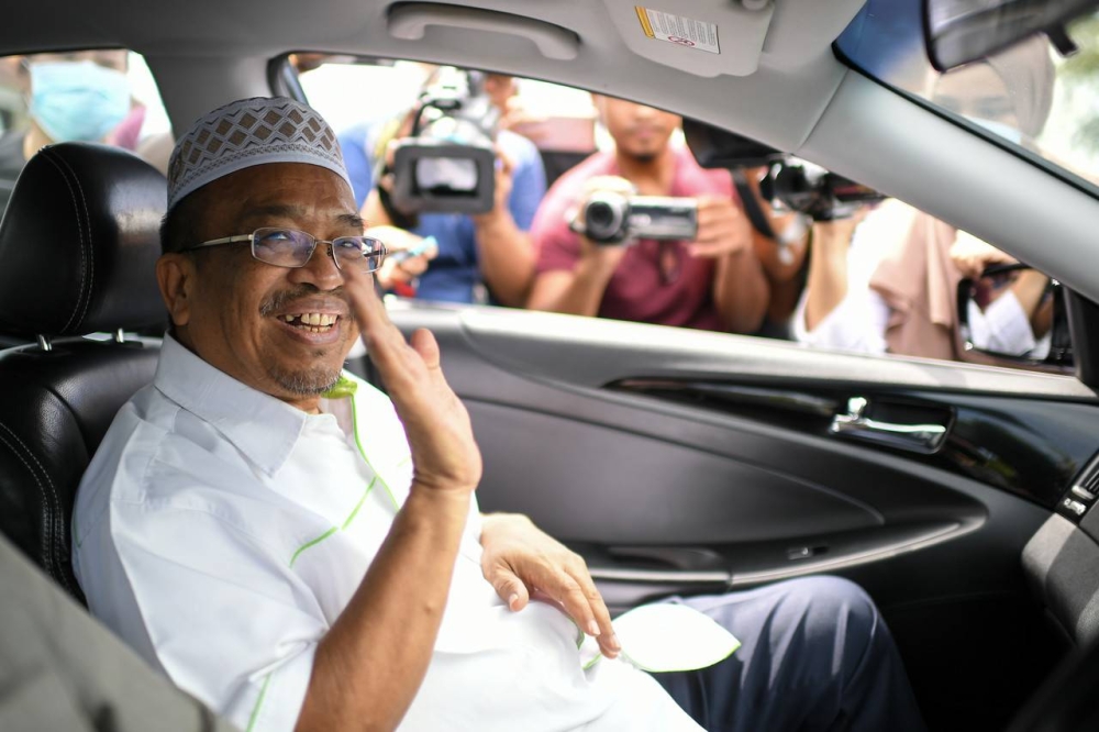 Datuk Phahrolrazi Mohd Zawawi said that his sacking was for trying to defend the Jerai parliamentary seat which should be contested by a candidate from Amanah and not DAP in the 15th General Election this November 19. — Bernama pic