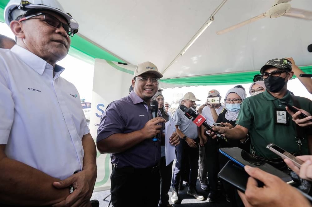 Selangor MB Datuk Seri Amirudin Shari speaks to reporters after visiting the river’s deepening and widening project in Kota Kemuning November 1, 2022. ― Picture by Sayuti Zainudin