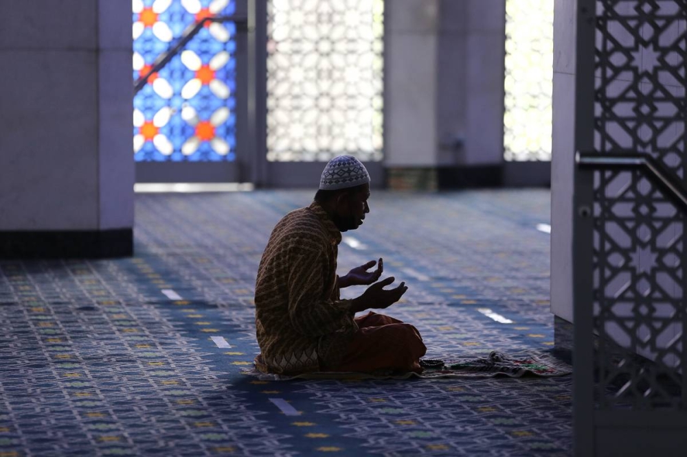 JAIPk director Harith Fadzilah Abdul Halim in a circular today said that this was based on the decree issued by the Sultan of Perak, Sultan Nazrin Shah, in order to protect the sanctity of Islam and to ensure that Islamic institutions are protected from being contaminated by political activities. — Picture by Yusof Mat Isa