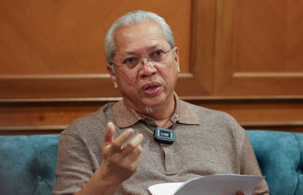 TTan Sri Annuar Musa has advised the party election machinery in the Ketereh parliamentary constituency to keep track of developments with patience and perseverance. ― Bernama pic