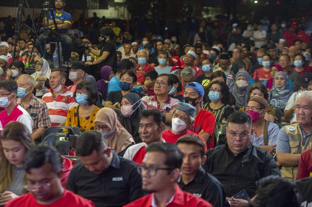 People gather at the ceramah Mega Harapan Kedah tour in Sg Petani, Kedah November 3, 2022. — Picture by Shafwan Zaidon
