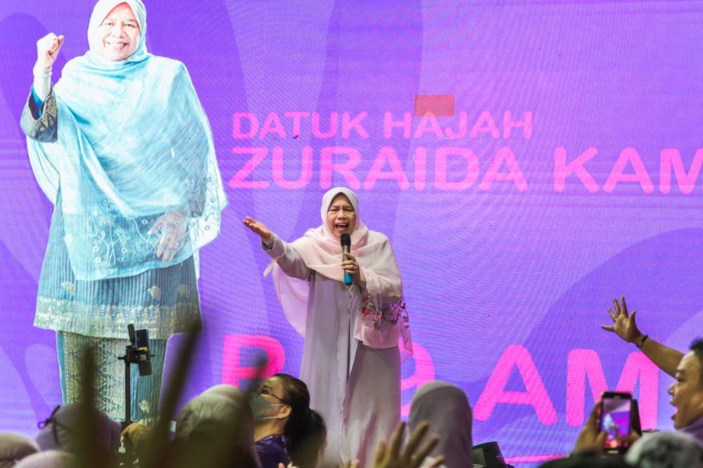 Datuk Zuraida Kamaruddin addresses the crowd at the Parti Bangsa Malaysia election machinery launch in Ampang on November 3, 2022. — Picture by Firdaus Latif