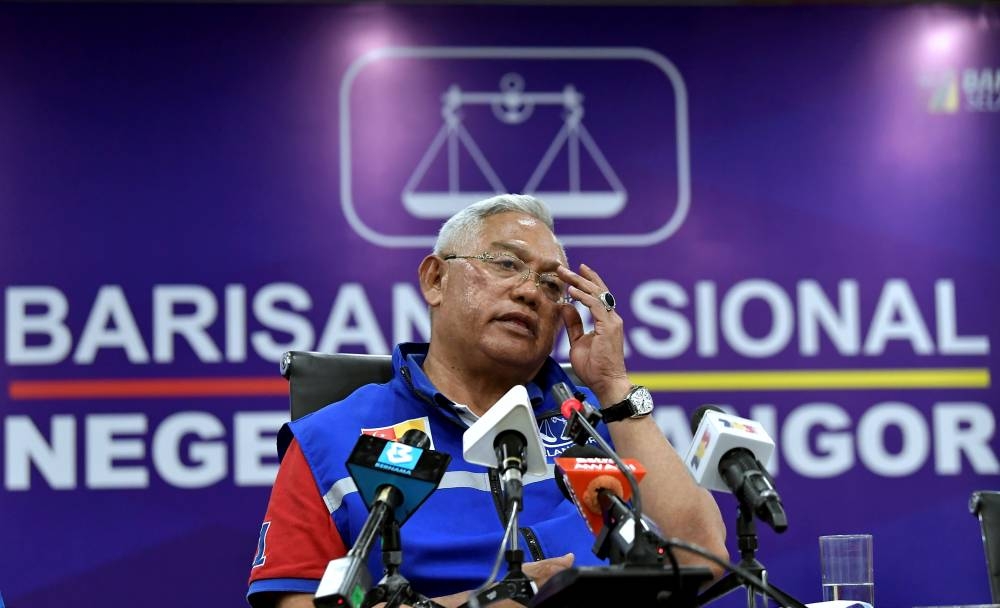 Tan Sri Noh Omar speaks during a press conference after handing out letters of appointment to Selangor Barisan's GE15 candidates in Shah Alam November 3, 2022. — Bernama pic