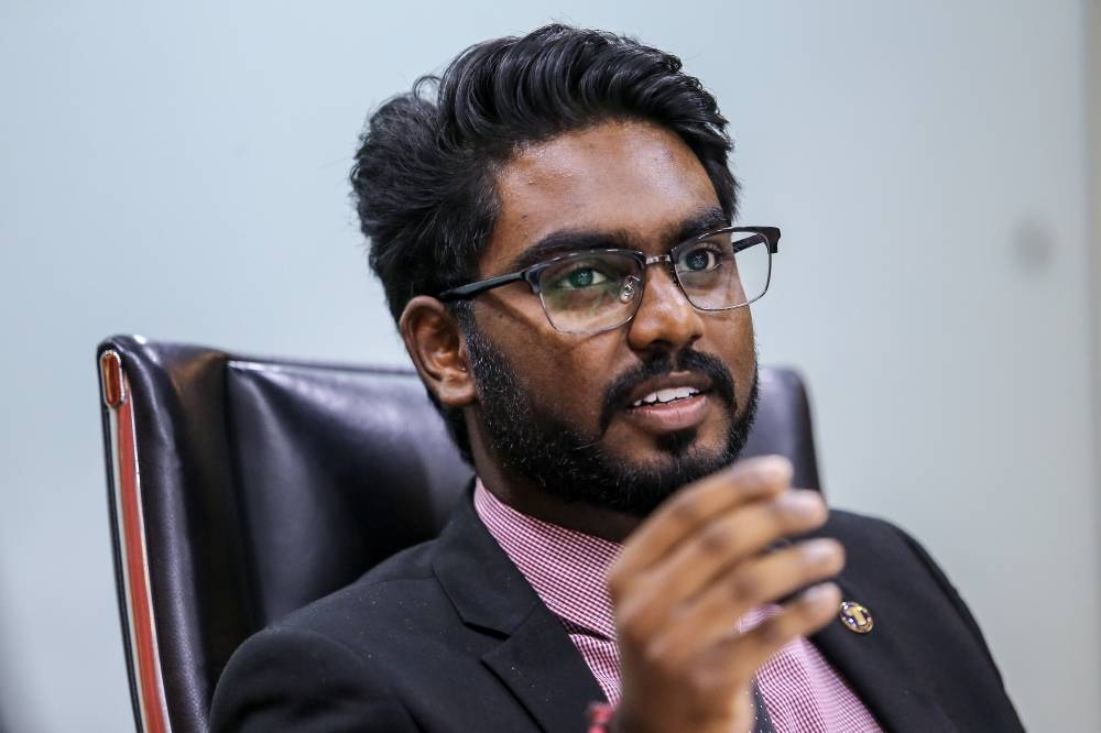 Incumbent Batu MP P. Prabakaran said he had 'mixed feelings' when asked about Chua throwing his hat into the ring. ― Picture by Hari Anggara