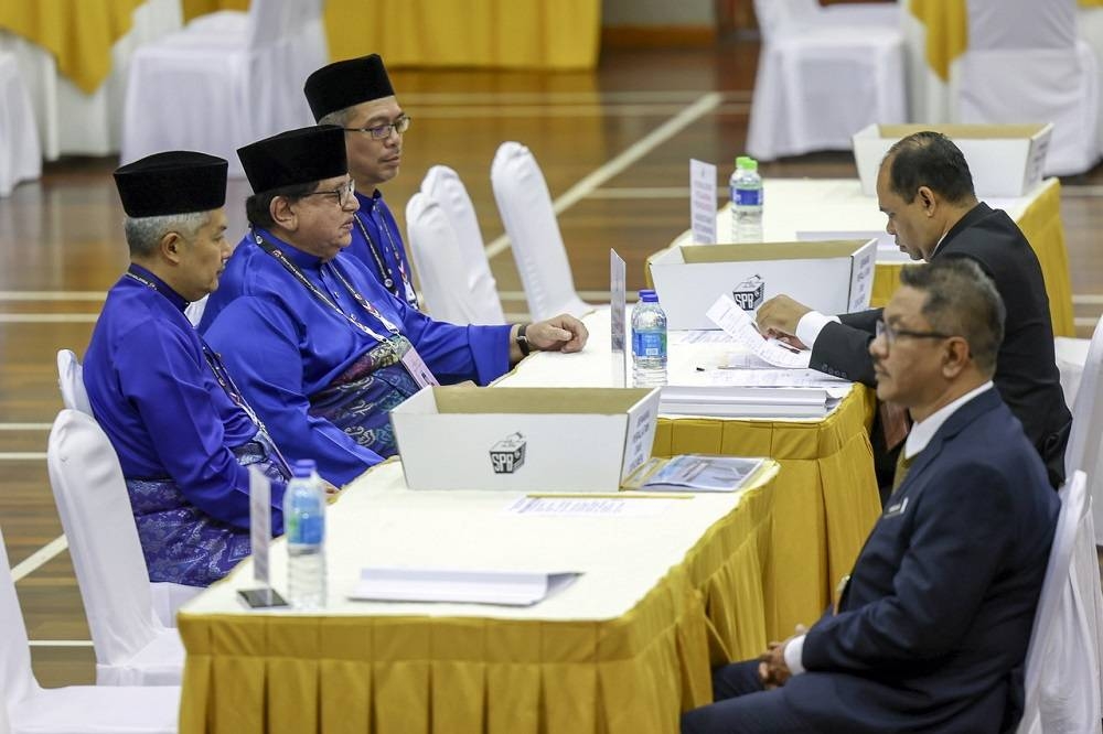 Datuk Seri Tengku Adnan Tengku Mansor will be defending his seat against five contenders in the 15th general election on November 19. ― Bernama pic