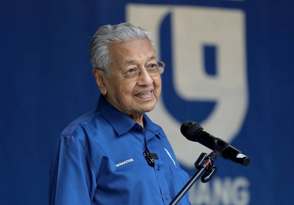 Tun Dr Mahathir Mohamad says Sabahans should not only be limited to the post of deputy prime minister. — Bernama pic