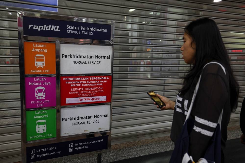 Public transport provider Rapid KL this morning announced that it was temporarily suspending operations at 16 stations on the Kelana Jaya LRT Line for one week from today until November 15 (Tuesday). — Bernama pic