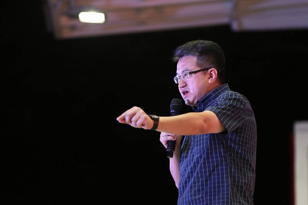 Liew, who is Pakatan Harapan’s (PH) Iskandar Puteri candidate in the 15th general election, said he had met with a group of delivery riders in the Johor parliamentary constituency recently. — Picture by Yusof Mat Isa