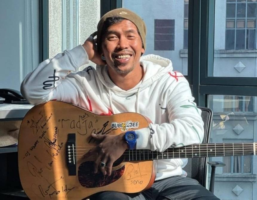 After months of speculation, comedian Shuib has finally admitted he is seeing someone. — Picture via Instagram/ shuibsepahtu