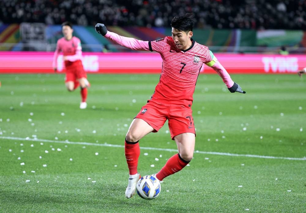 In an Instagram post today, Tottenham Hotspur’s Son Heung-Min said he will be available for selection at the World Cup after undergoing surgery to stabilise a fracture around his left eye. — Reuters pic 