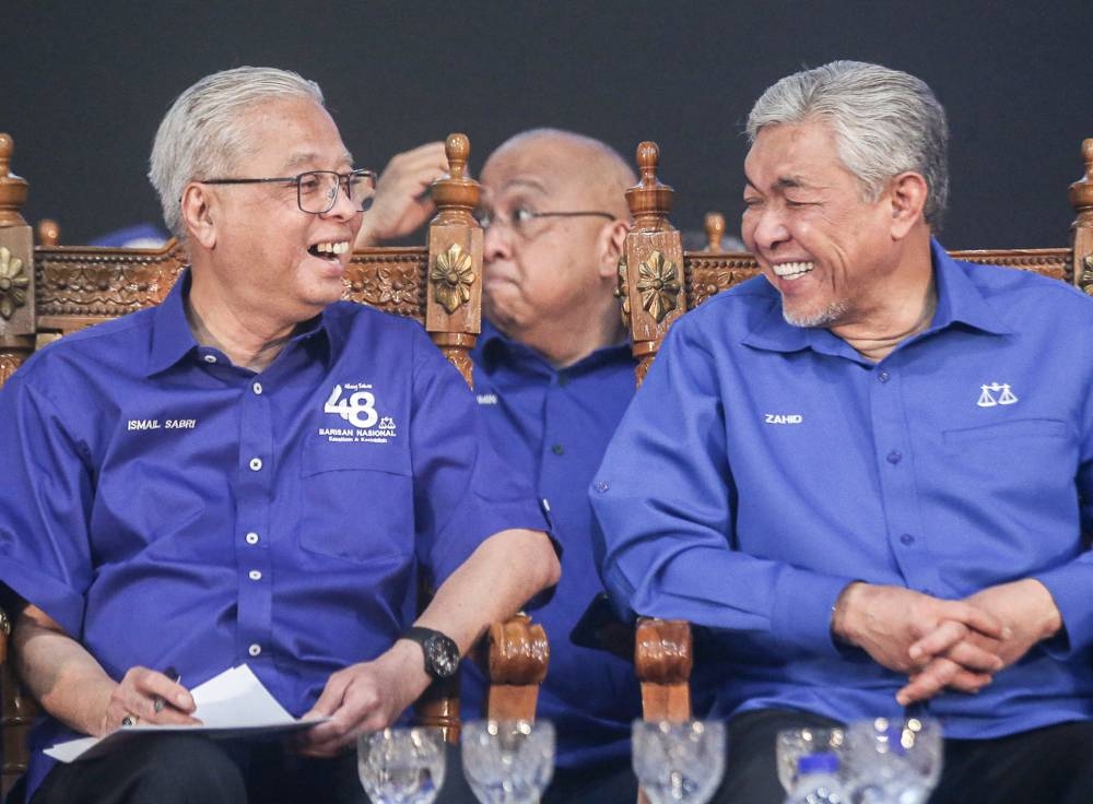 Prime Minister Datuk Seri Ismail Sabri Yaakob and Barisan Nasional (BN) chairman Datuk Seri Ahmad Zahid Hamidi attended the launch of Barisan Nasional’s (BN) Solidarity, Stability and Prosperity programme at Umno building in Bagan Datuk, Perak October 17, 2022. — Picture by Farhan Najib