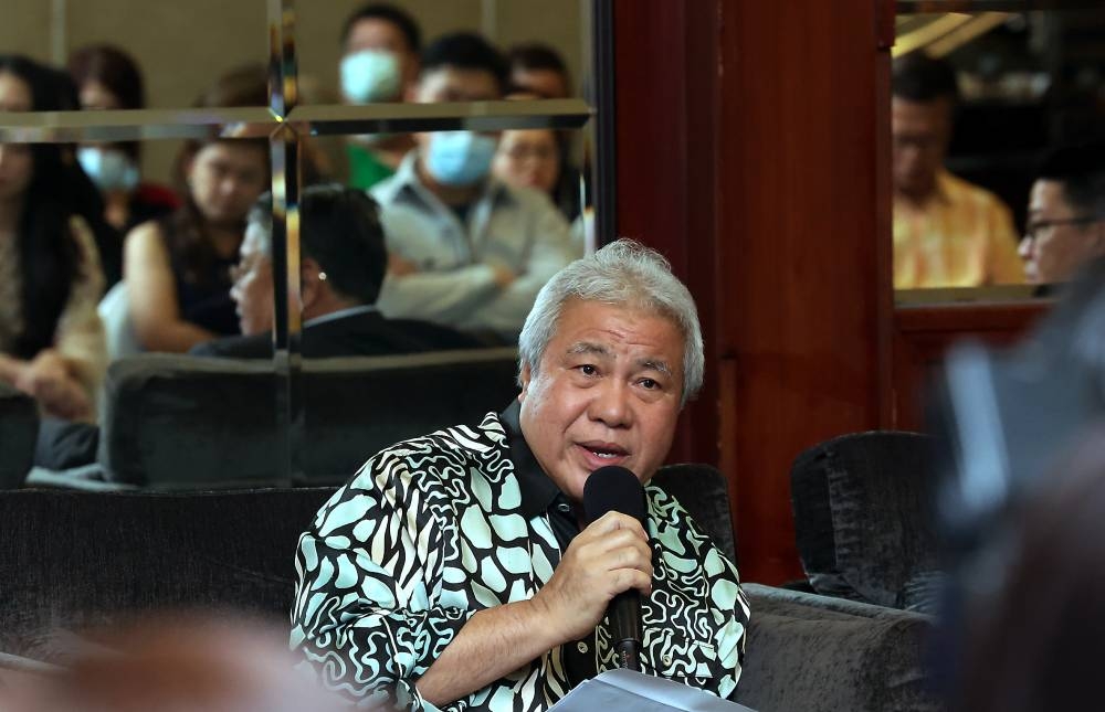 Sarawak’s Deputy Premier Datuk Amar Awang Tengah Ali Hasan said these projects, including bridges, roads and water and electricity supplies meant for the rural areas, were approved during the Barisan Nasional (BN) administration prior to 2018. — Bernama pic 