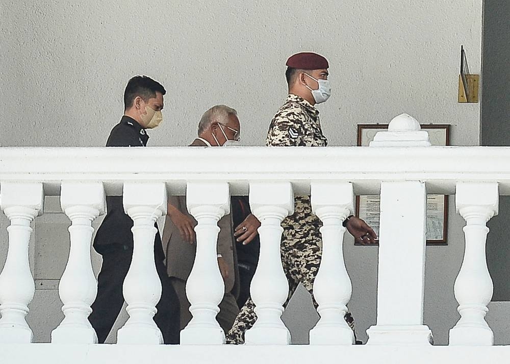 Former prime minister Datuk Seri Najib Razak arrives at the Kuala Lumpur Court Complex, November 7, 2022. — Bernama pic 