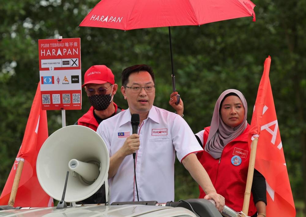 GE15: Lawyer friends compete in unexpected race to win voters' hearts in Tebrau - Vimarsana News
