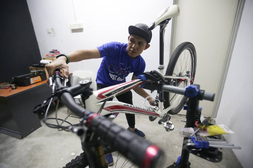 Besides bike fitting, Fakhrulrazi also organises monthly cycling trips to Cameron Highlands.