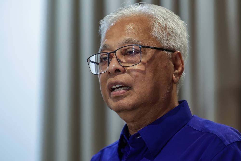 Prime Minister who is also Barisan Nasional (BN) candidate for Bera P090 Parliamentary constituency, Datuk Seri Ismail Sabri Yaakob during a press conference after officiating the Gegor Bera Youth Carnival at the Bera Convention Hall, November 12, 2022. — Bernama pic