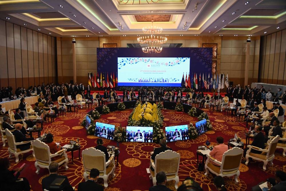 A general view shows heads of state, diplomats and members of the media at the Asean Global Dialogue forum during the 40th and 41st Association of South-east Asian Nations (Asean) Summits in Phnom Penh on November 13, 2022. — AFP pic