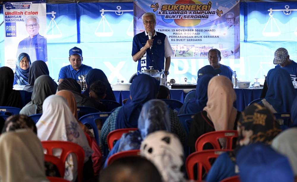 Prime Minister Datuk Seri Ismail Sabri Yaakob today advised Umno and Barisan Nasional (BN) candidates in the 15th General Election (GE15) to always display a spirit of solidarity and to preserve the good name of the party. — Bernama pic