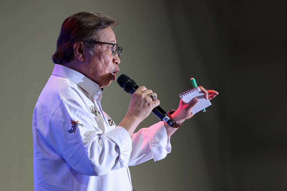 Sarawak Premier Tan Sri Abang Johari Openg  said this was in line with the announcement made by caretaker prime minister Datuk Seri Ismail Sabri Yaakob in declaring November 18 and 19 as public holidays. — Bernama pic