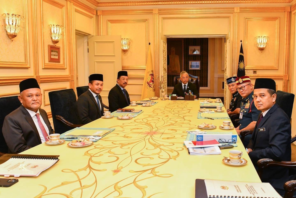 In an Istana Negara Facebook post, Al-Sultan Abdullah Ri’ayatuddin Al-Mustafa Billah Shah said that good coordination between all agencies was important to avoid overlapping duties during the implementation of rescue operations and aid missions to flood victims. — Picture from Facebook/Istana Negara 