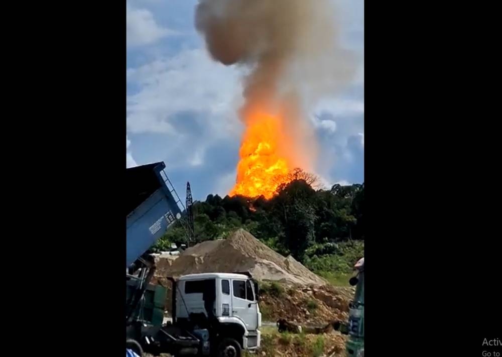 Earlier today, it was reported in the media that one person was killed while two others were injured after Petronas’ SSGP in Long Ugui, Lawas exploded at about 2pm this afternoon. — Screengrab from Twitter/Bernama