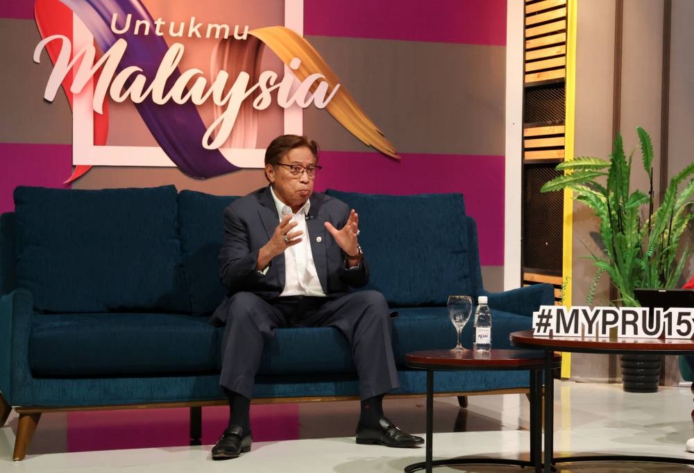 Sarawak Premier Tan Sri Abang Johari Openg said he will table a Bill in next week’s sitting of the Sarawak State Assembly to set up the sovereign fund as a form of investment for the future. — Bernama pic 