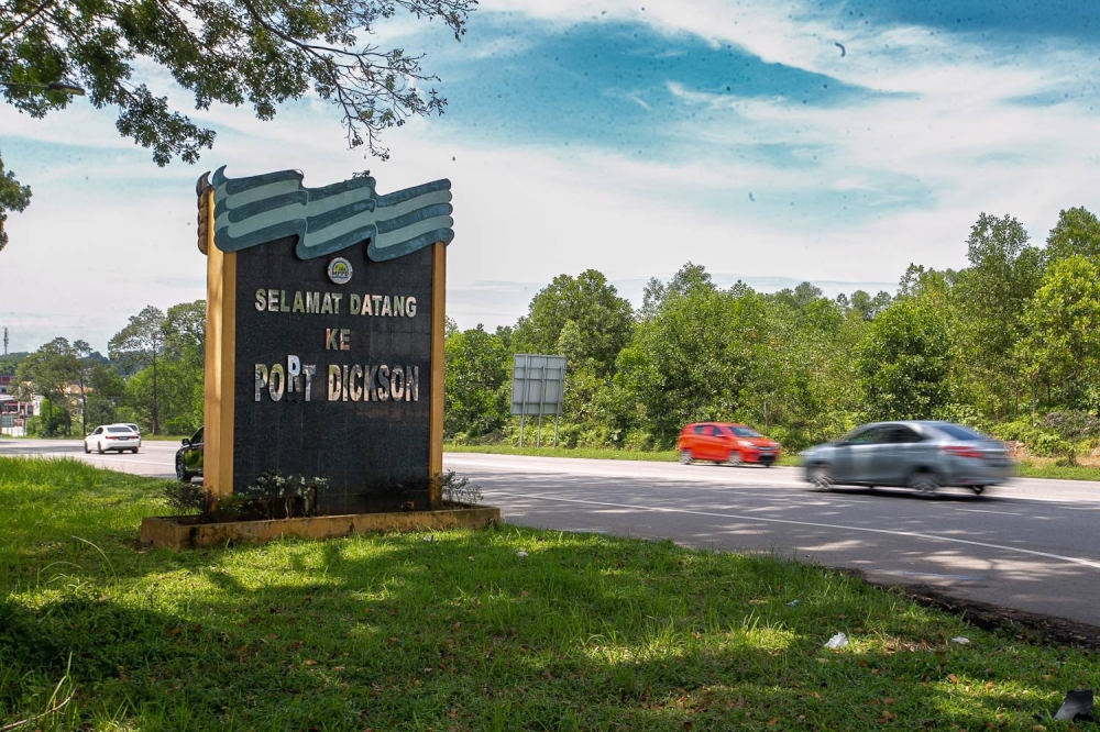 A general view of the ‘Welcome to Port Dickson’ sign in Port Dickson November 8, 2022. — Picture By Raymond Manuel 