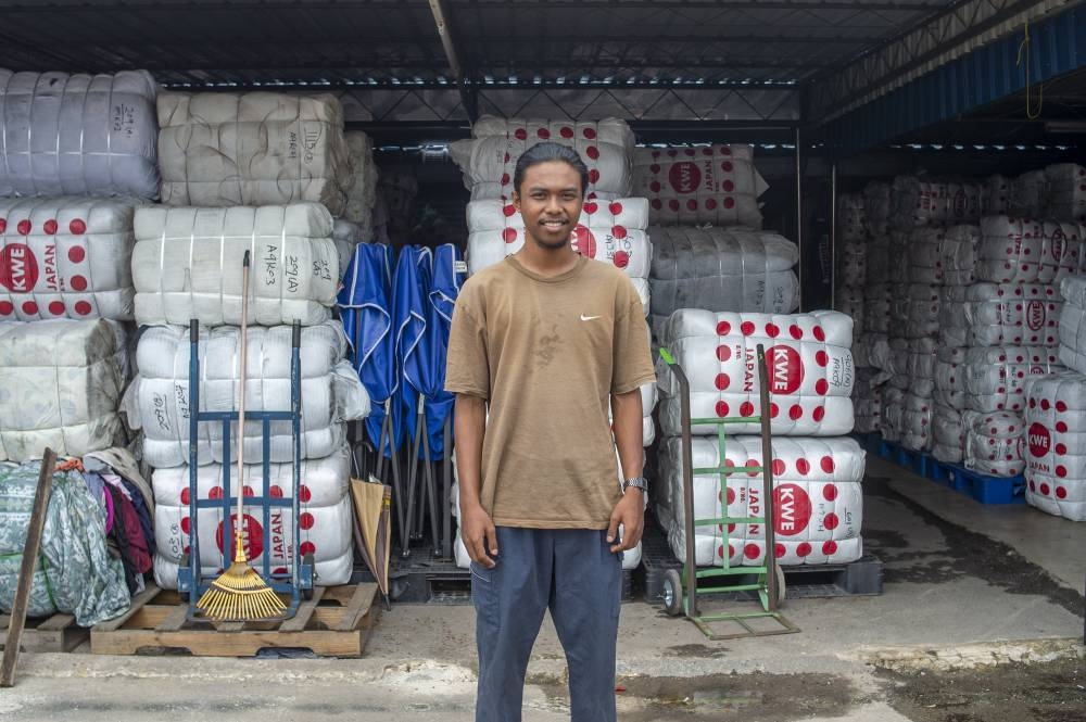 Shahril Iman hopes for better job opportunities for youths like him struggle to find work experience. — Picture by Shafwan Zaidon.