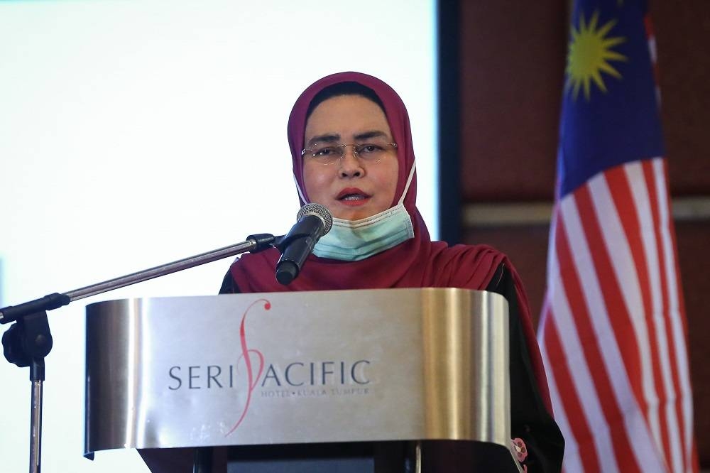 Datuk Halimah Mohamed Sadique, who was dropped by Ahmad Zahid in the run-up to GE15, said that Umno cannot afford to absorb any individual liabilities and personal interests. ― Picture by Yusof Mat Isa