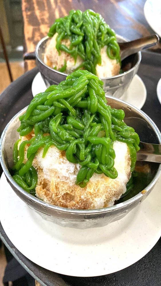 At the cafe, the 'cendol' is available after 9am in limited quantities