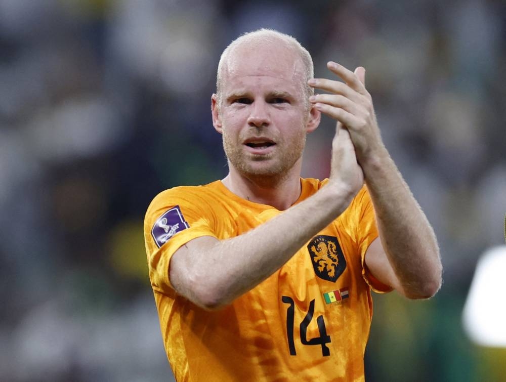 Netherlands' Davy Klaassen applauds fans after the match against Senegal at the Al Thumama Stadium, Doha November 21, 2022. — Reuters pic