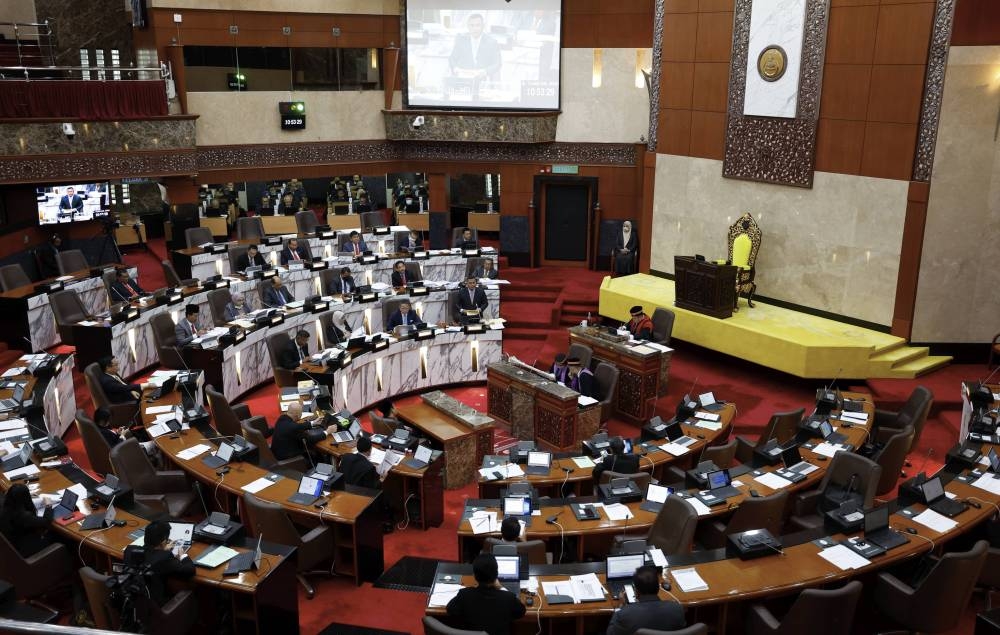 Menteri Besar Datuk Seri Amirudin Shari tabled the motion for the proposed amendment yesterday and it was unanimously supported by the state assemblymen during the state assembly sitting here today. — Bernama pic