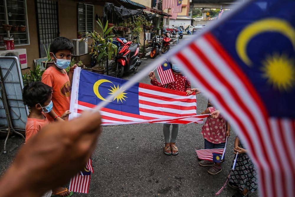 Chief Statistician Datuk Seri Mohd Uzir Mahidin said the children made up 28.1 per cent of Malaysia’s population of 32.65 million. — Picture by Hari Anggara