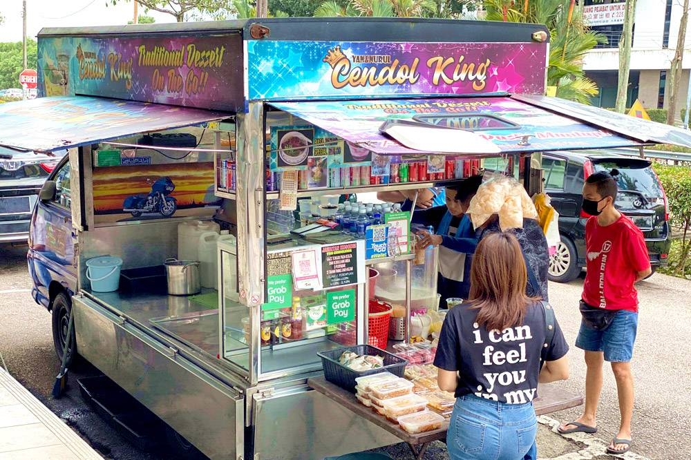 The Cendol King! truck is located in front of Maybank Jalan Tebrau in Johor Bahru.