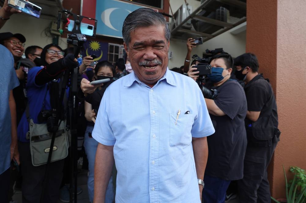 Mohamad Sabu is pictured at PKR headquarters in Petaling Jaya November 28, 2022. — Bernama pic