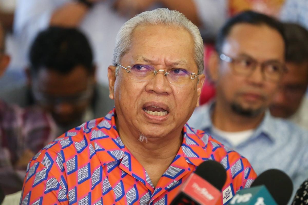 The Ketereh Umno division chief said Umno leaders picked to join the Cabinet should not be there to simply make up the numbers, but must be capable of performing and chosen based on seniority. — Picture by Yusof Mat Isa