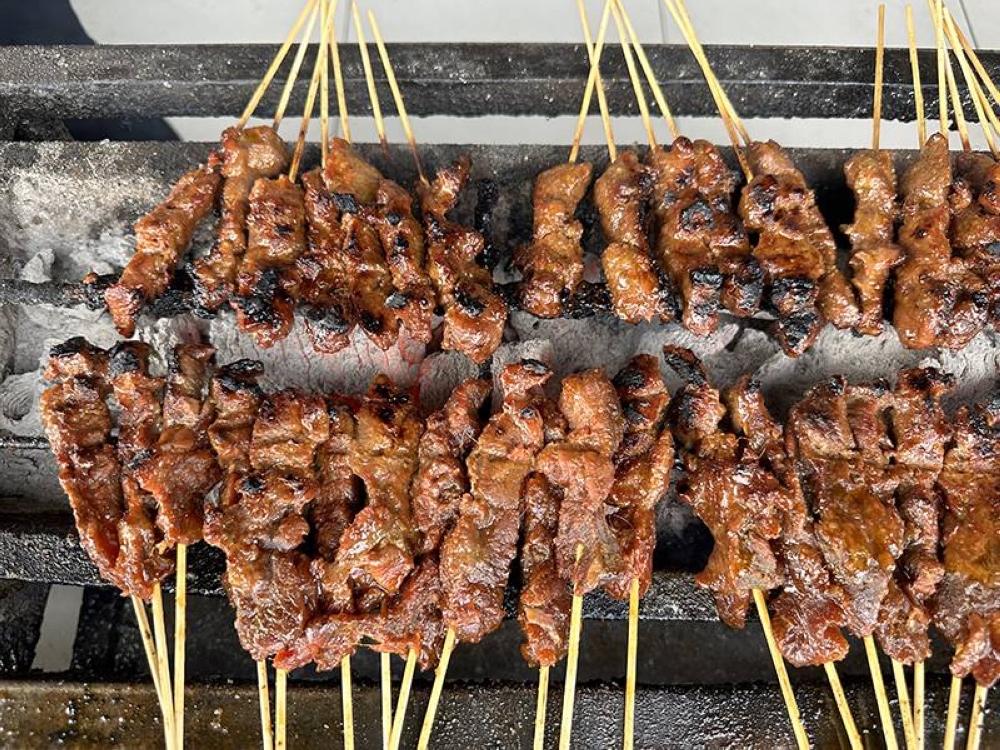 'Satay' for breakfast? You can get your early morning fix at Sate 7 Pagi with their juicy, tender beef 'satay' – Pictures by Lee Khang Yi