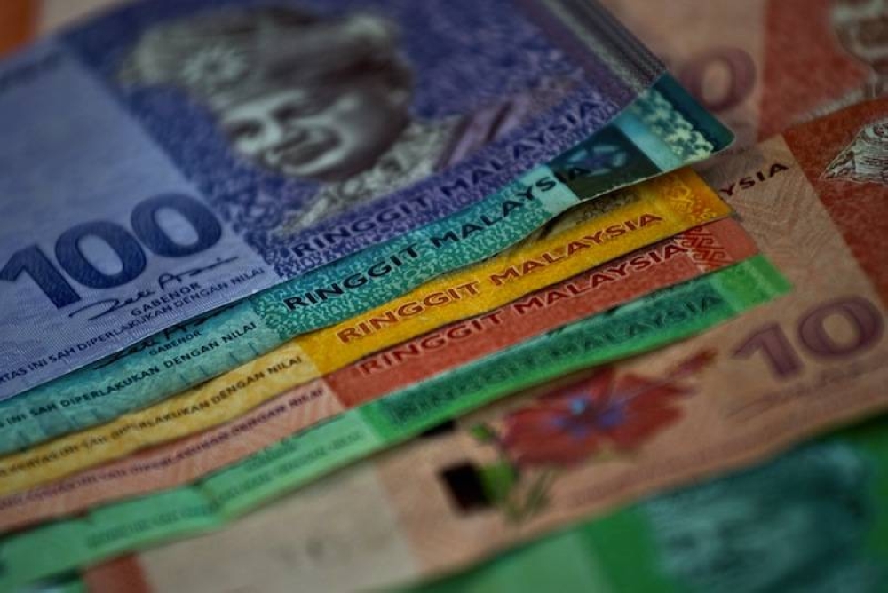 Ringgit ends lower on positive US economic data - Vimarsana News