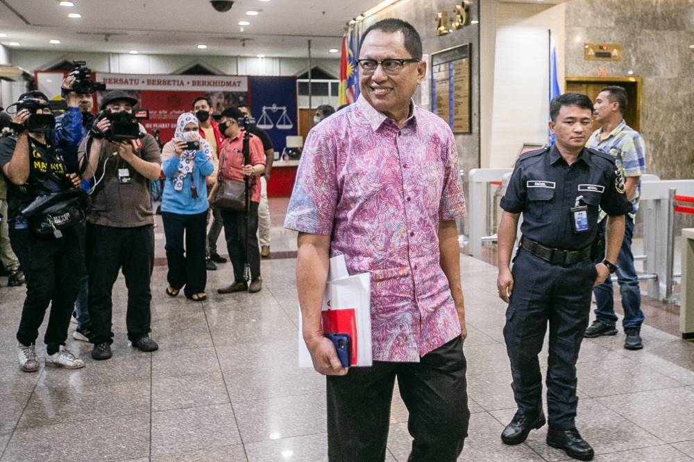 Umno supreme council member Datuk Puad Zarkashi is pictured at the party's headquarters December 8, 2022. ― Picture by Hari Anggara