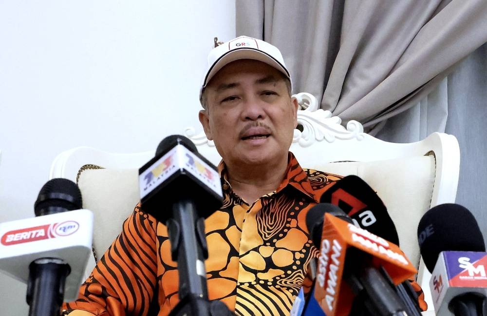 Hajiji said that the state government helmed by GRS and Barisan Nasional wanted to ensure economic recovery and that its aspirations of the Borneo Bloc to see that the Malaysia Agreement or MA63 will be fully implemented. —  Bernama pic
