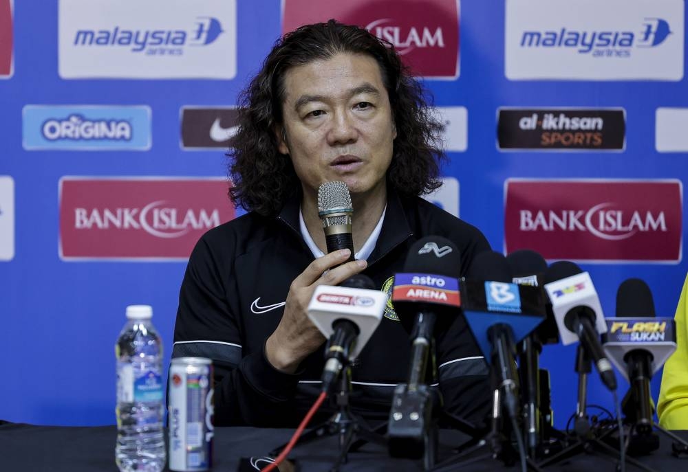 Harimau Malaya coach Kim Pan Gon speaks during a pre-match press conference in Kuala Lumpur December 13, 2022. — Bernama pic