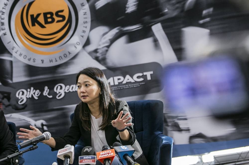 Youth and Sports Minister Hannah Yeoh asked for a further price cut so that more fans could watch the games in the stadium and boost Malaysia’s appreciation of sports. ― Picture by Hari Anggara