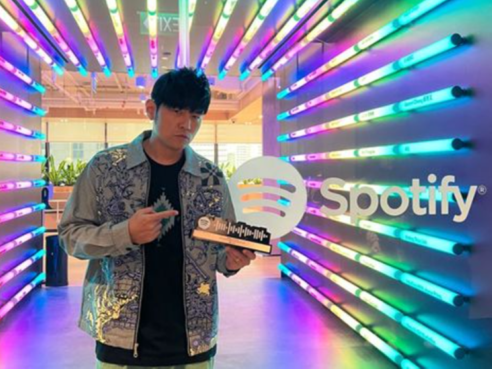Chou receiving an award at the Spotify Asia office. — Picture via Instagram/jaychou