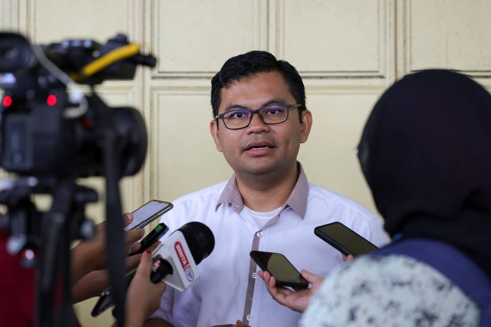 Addressing the problem of ’sick’ and abandoned housing projects across the country will be the main focus of the Ministry of Local Government Development (KPKT), said its Deputy Minister Akmal Nasrullah Mohd Nasir. — Bernama pic